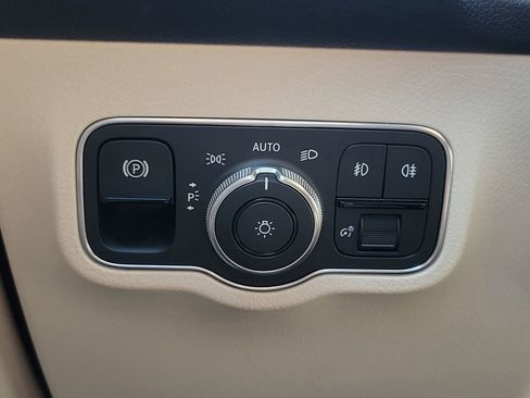 Used 2023 Mercedes-Benz GLB 250 image 29