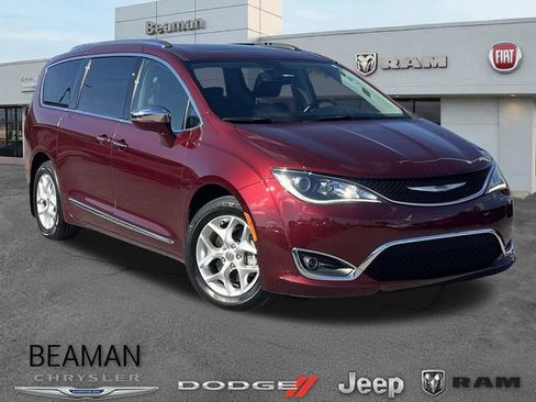 Used 2020 Chrysler Pacifica Limited FWD image 1