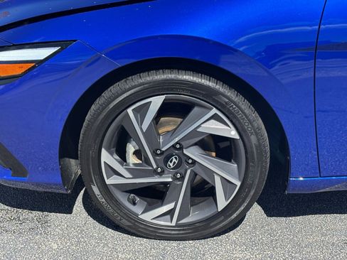 Used 2025 Hyundai Elantra SEL image 32