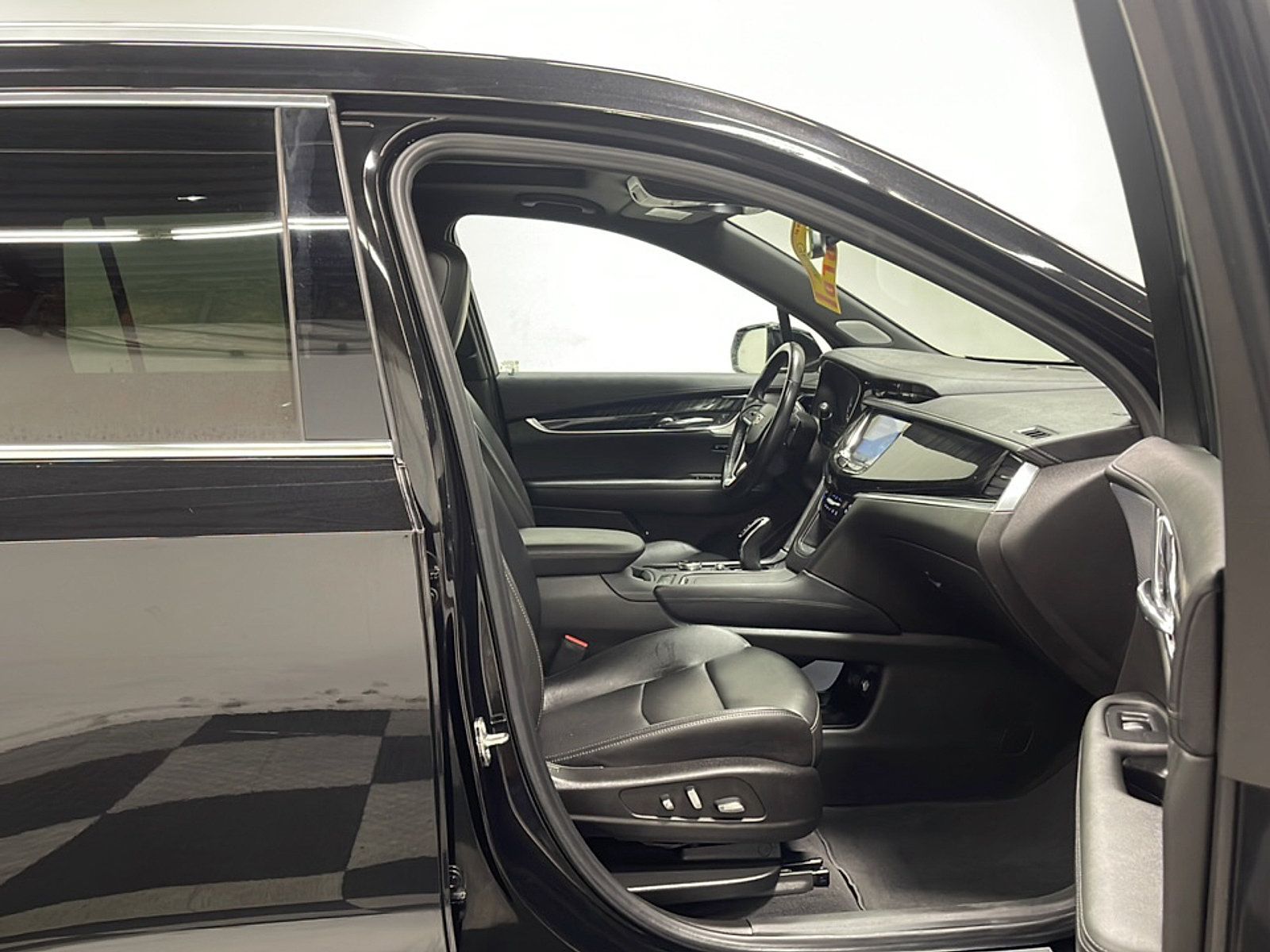 Used 2023 Cadillac XT6 Premium Luxury AWD/4WD image 22