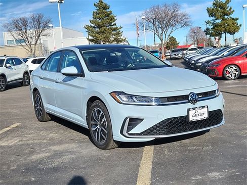 New 2026 Volkswagen Jetta SE image 1