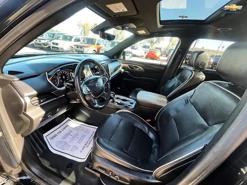 Used 2022 Chevrolet Traverse Premier w/ Redline Edition FWD image 6