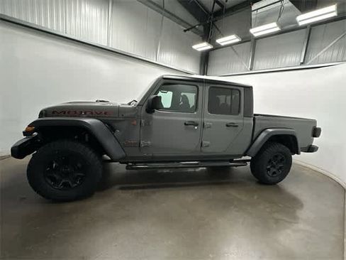 Used 2021 Jeep Gladiator Mojave image 2