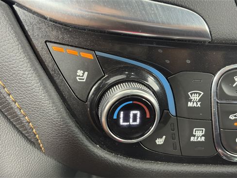 Used 2022 Chevrolet Equinox Premier AWD/4WD image 26