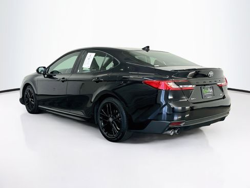 Used 2025 Toyota Camry SE FWD image 5