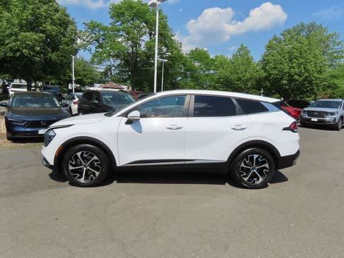Used 2023 Kia Sportage EX FWD image 3