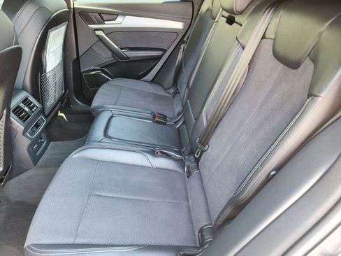 Used 2024 Audi Q5 e Premium Plus w/ Premium Plus Package image 12