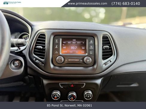 Used 2018 Jeep Compass Latitude AWD/4WD image 18