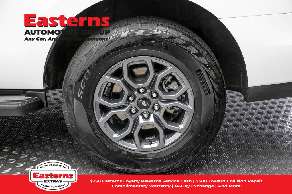 Used 2025 Ford Expedition Active AWD/4WD image 9