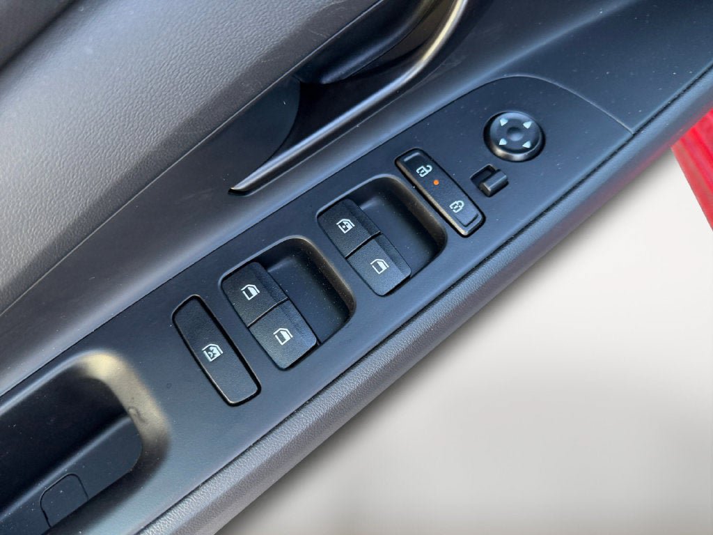 Certified 2025 Hyundai Elantra Sport FWD image 22
