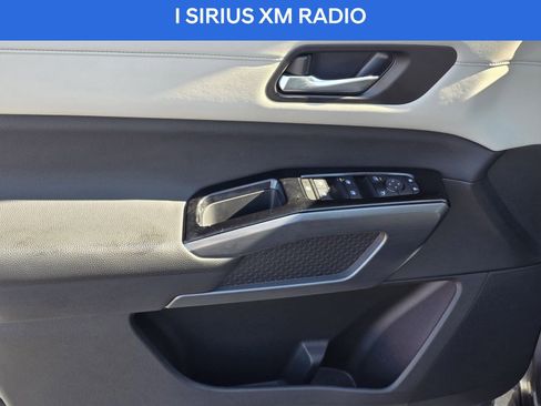 Used 2022 Nissan Pathfinder SL w/ Lighting Package (N92) image 16