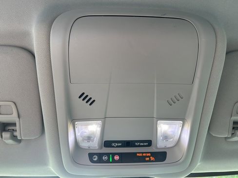 Used 2020 Chevrolet Equinox LS w/ LS Convenience Package image 22