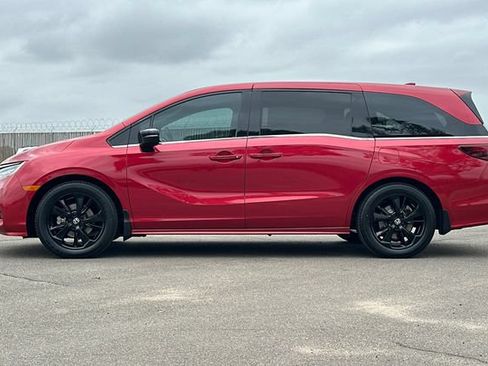 Certified 2023 Honda Odyssey Sport image 7