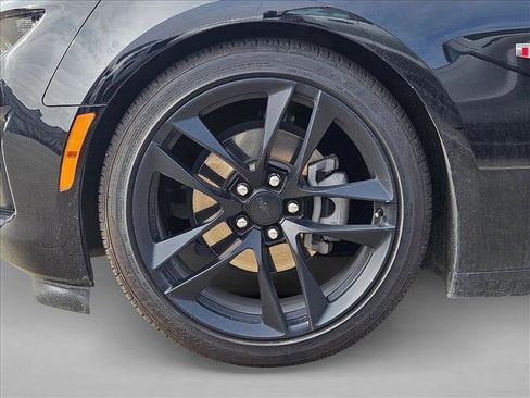 Certified 2023 Chevrolet Camaro LT w/ RS Package image 18