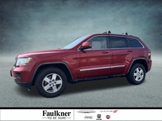 Used 2011 Jeep Grand Cherokee Laredo image 1
