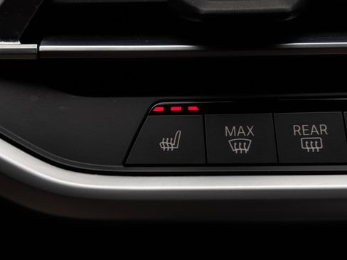 Used 2022 BMW X7 xDrive40i w/ M Sport Package image 5