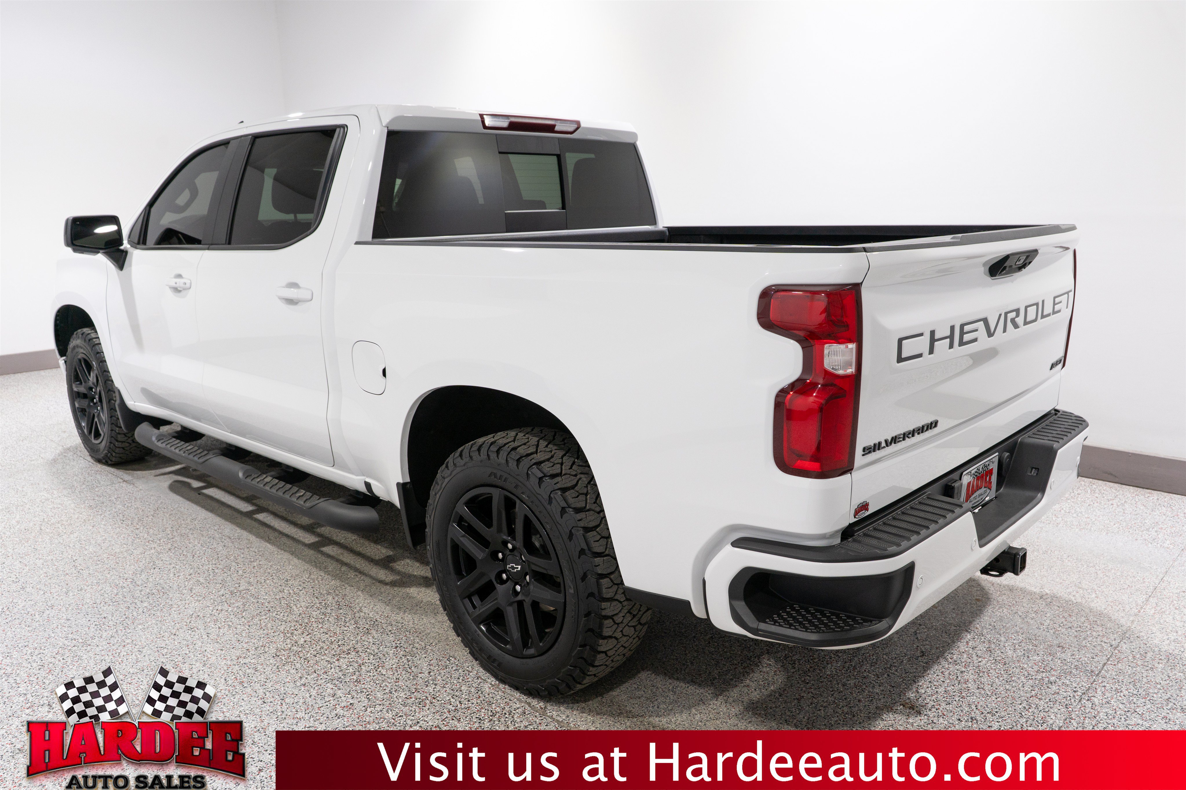 Used 2024 Chevrolet Silverado 1500 RST AWD/4WD image 3