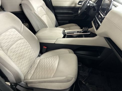 Used 2022 Nissan Pathfinder SV image 26