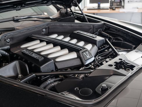 Used 2018 Rolls-Royce Ghost image 13