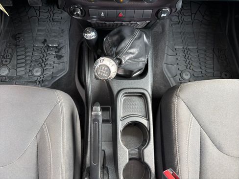 Used 2018 Jeep Wrangler Sport AWD/4WD image 21