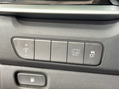 Used 2020 Kia Niro LX FWD image 12