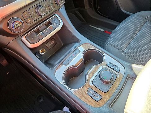 Certified 2023 GMC Acadia SLE w/ Driver Convenience Package image 25