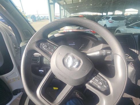 Used 2025 RAM ProMaster 2500 w/ Convenience Group image 13