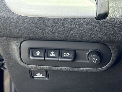 Used 2023 GMC Terrain SLT w/ Tech Package AWD/4WD image 17