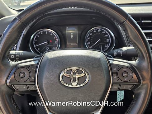 Used 2020 Toyota Camry SE image 22