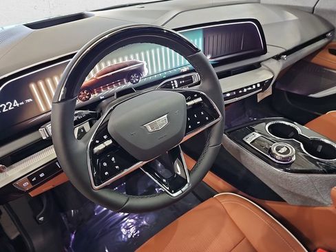 New 2026 Cadillac Optiq Sport 2 image 16