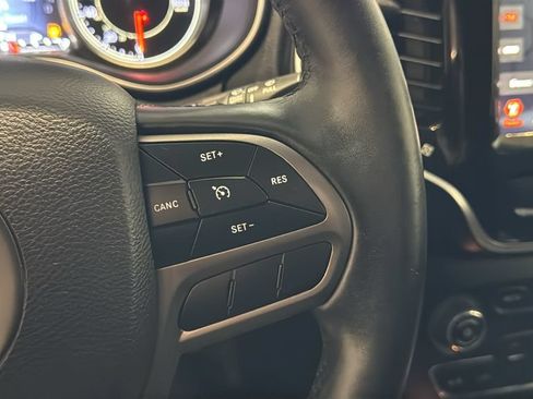 Used 2019 Jeep Cherokee Limited AWD/4WD image 30