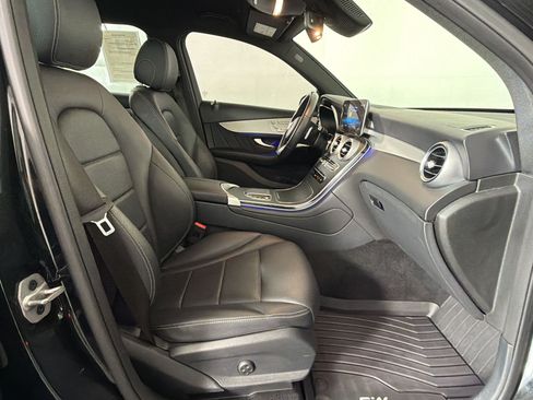 Used 2022 Mercedes-Benz GLC 300 image 29