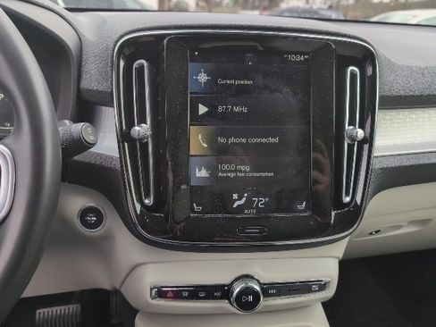 Used 2020 Volvo XC40 T5 Momentum w/ Protection Package Premier image 17