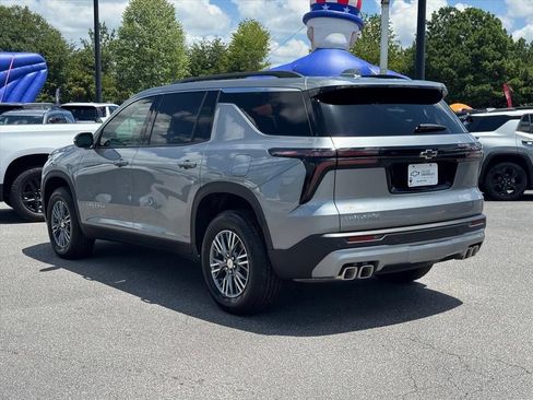 Used 2026 Chevrolet Traverse LT w/ LPO, Floor Liner Package FWD image 5
