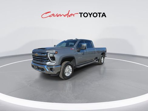 Used 2025 Chevrolet Silverado 3500 LTZ w/ LTZ Convenience Package AWD/4WD image 4