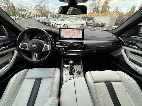 Certified 2022 BMW M5 w/ Executive Package image 12