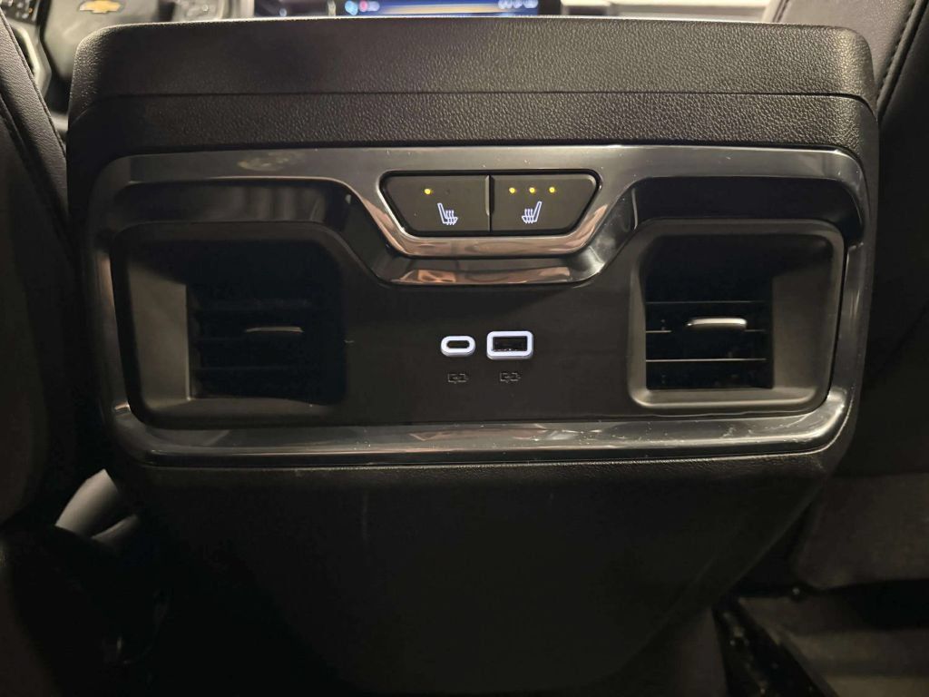 Used 2024 Chevrolet Silverado 1500 LTZ AWD/4WD image 30