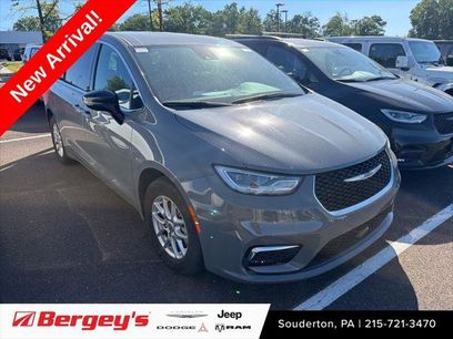 Certified 2025 Chrysler Pacifica Select