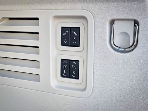 New 2026 Buick Enclave Avenir w/ Super Cruise Package image 37