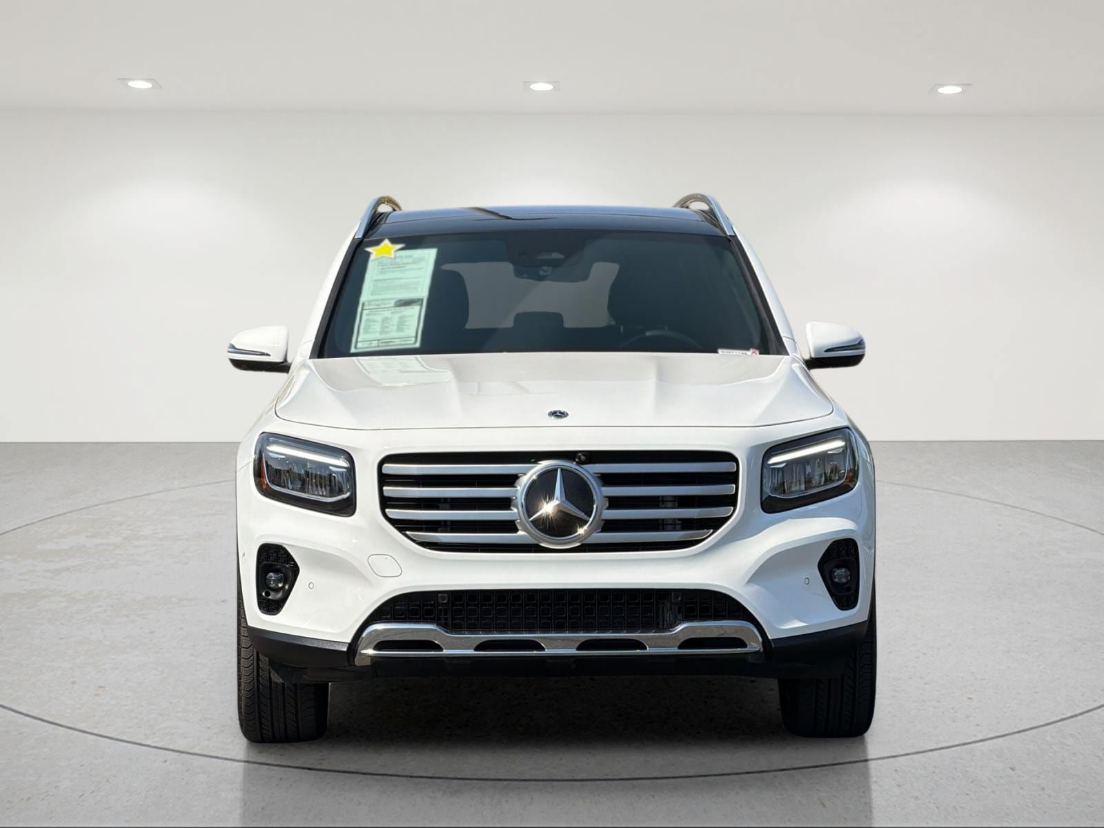 Used 2026 Mercedes-Benz GLB 250 4MATIC image 8