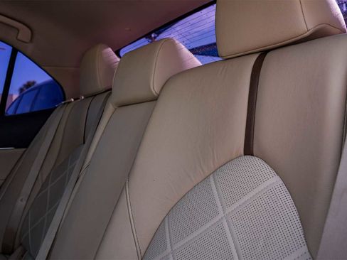 Used 2018 Toyota Camry L image 13