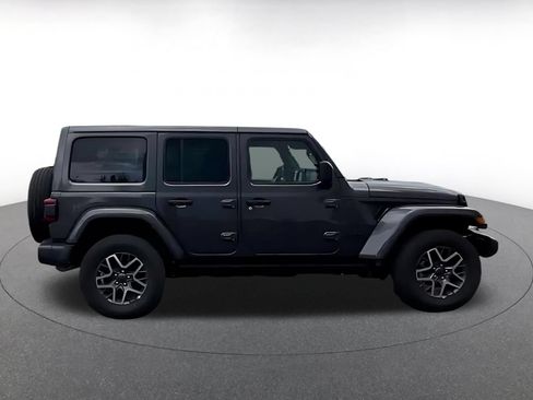 Used 2025 Jeep Wrangler Unlimited Sahara AWD/4WD image 12