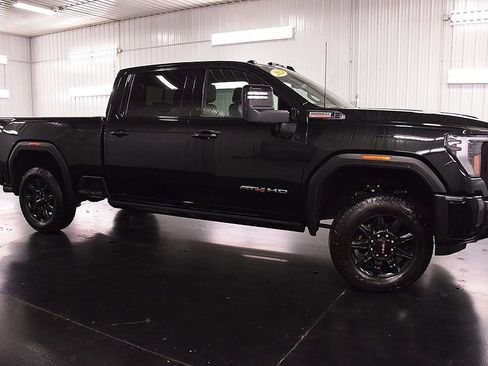 Used 2024 GMC Sierra 2500 AT4 w/ AT4 Premium Plus Package image 10