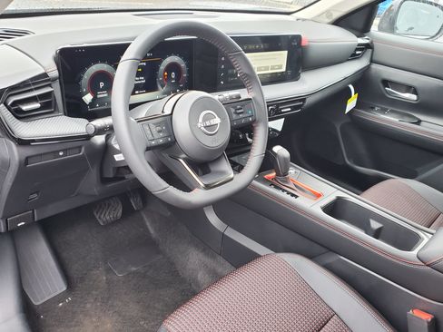 Used 2025 Nissan Kicks SR AWD/4WD image 14