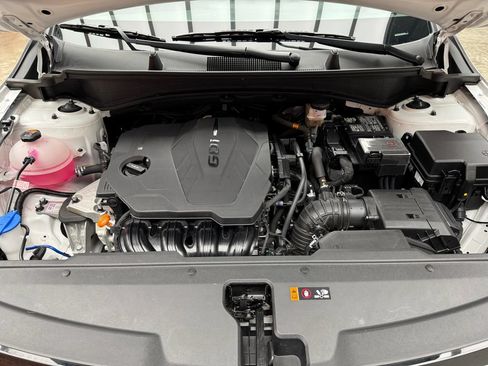 Used 2025 Kia Sportage EX FWD image 29