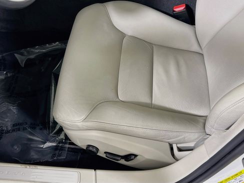 Used 2023 Volvo S60 B5 Core FWD image 18