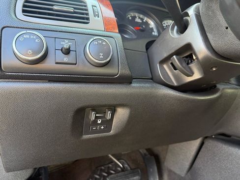 Used 2013 GMC Sierra 2500 SLT w/ SLT Convenience Package image 35