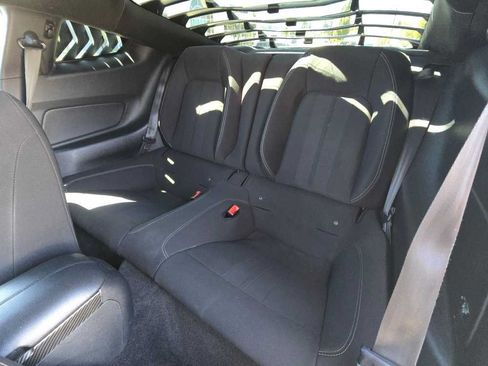 Used 2018 Ford Mustang GT RWD image 17