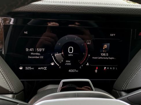 Used 2025 GMC Yukon Denali w/ Denali Reserve Package image 23