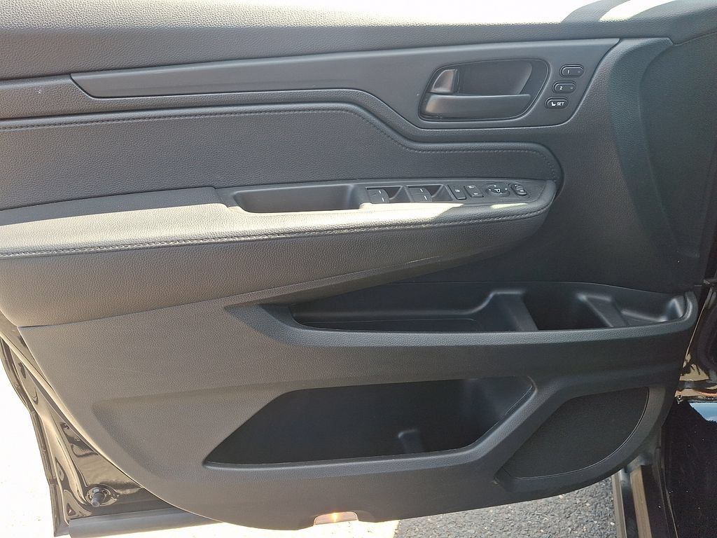 Used 2023 Honda Odyssey EX-L image 12